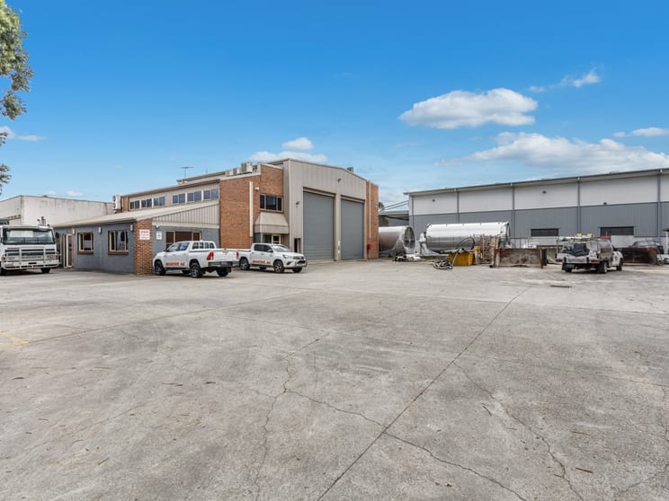 16 Hargraves Place Wetherill Park NSW 2164 - Image 2