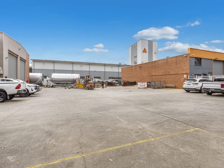 16 Hargraves Place Wetherill Park NSW 2164 - Image 3