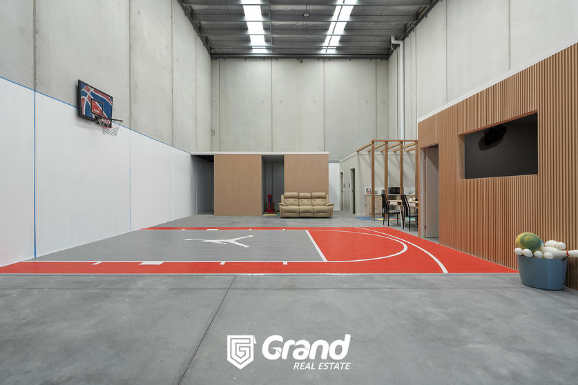 Click to view all images 7 Zinc Circuit Cranbourne North VIC 3977 - Image 3