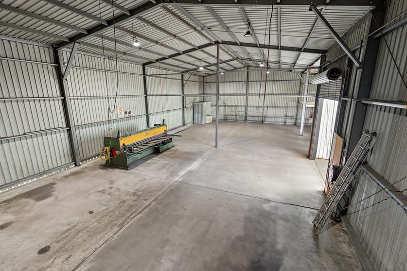Click to view all images 2 & 3/97 Munibung Road Cardiff NSW 2285 - Image 3