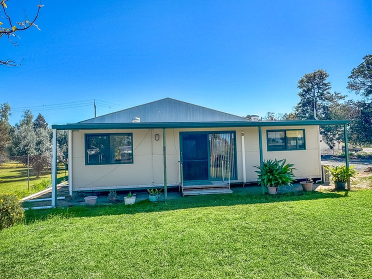 Click to view all images 2 Falcon Road Coleambally NSW 2707 - Image 3