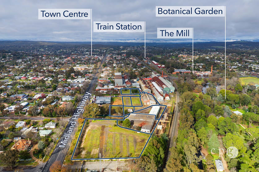 Click to view all images 381 Barker Street Castlemaine VIC 3450 - Image 1