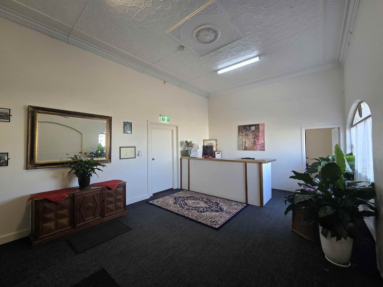 Click to view all images 277 & 277A Brisbane Street West Ipswich QLD 4305 - Image 2