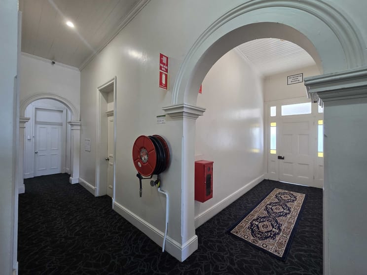 Click to view all images 277 & 277A Brisbane Street West Ipswich QLD 4305 - Image 3