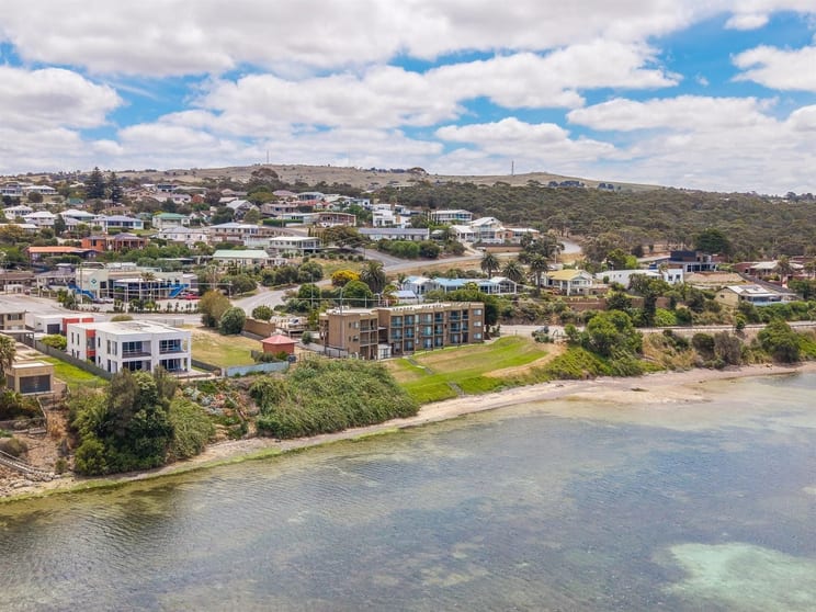 Click to view all images 50 Lincoln Hwy Port Lincoln SA 5606 - Image 1