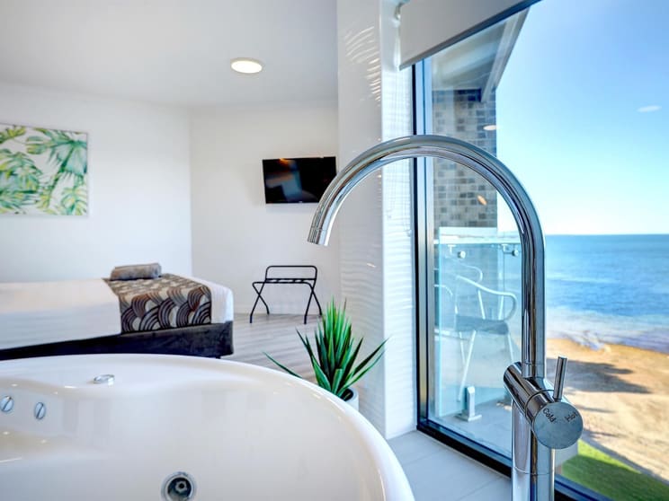 Click to view all images 50 Lincoln Hwy Port Lincoln SA 5606 - Image 4