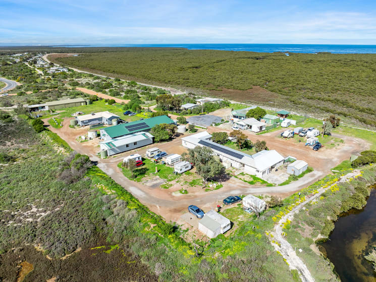 555 The Esplanade Middle Beach SA 5501 - Image 2