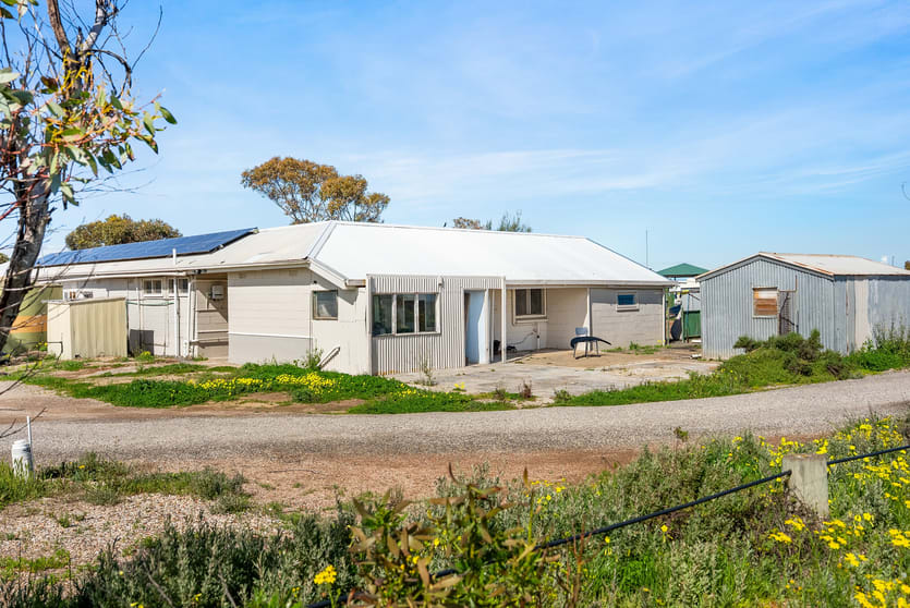 555 The Esplanade Middle Beach SA 5501 - Image 5