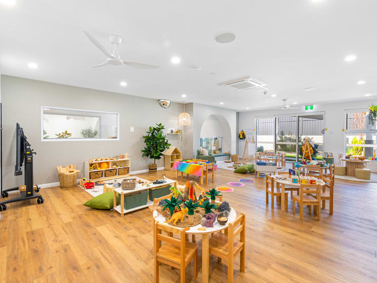 Click to view all images 61 Stanford Road Salisbury Heights SA 5109 - Image 5