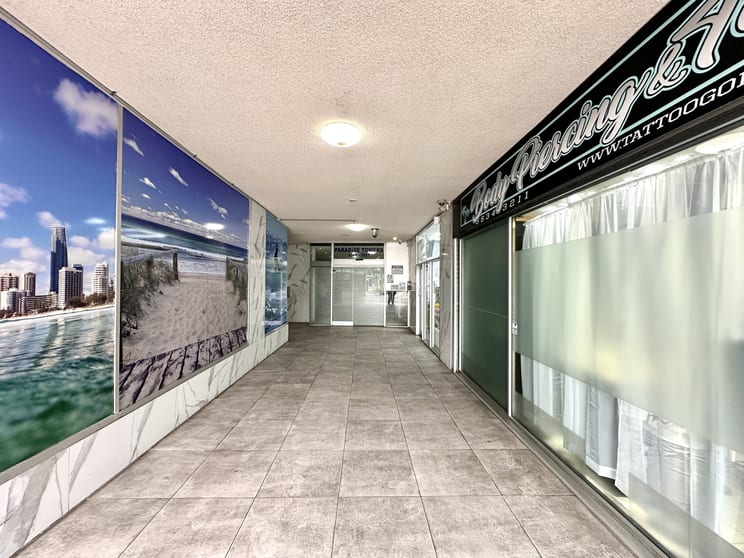 Click to view all images 13/3049 Surfers Paradise Boulevard Surfers Paradise QLD 4217 - Image 2