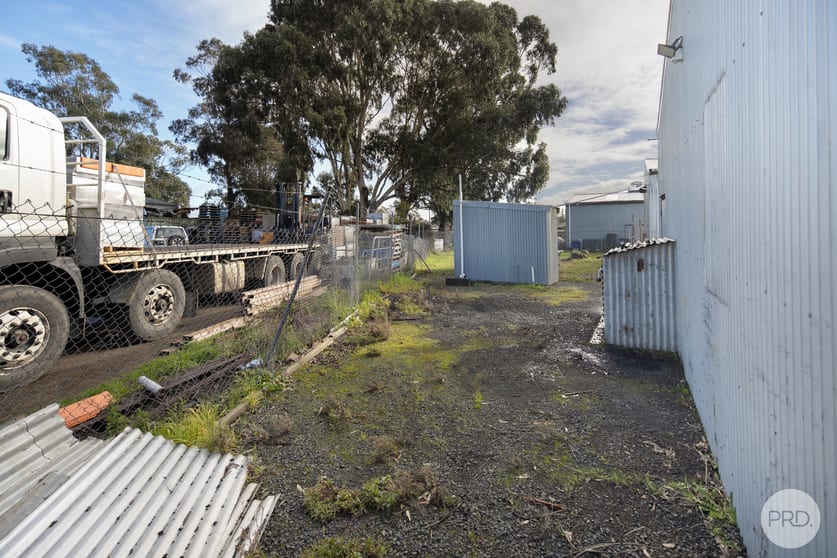 Click to view all images 54 Cromwell Street Sebastopol VIC 3356 - Image 3