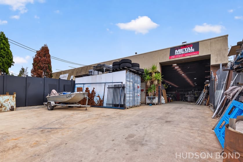 Click to view all images 3/26-28 Norfolk Court Coburg North VIC 3058 - Image 1