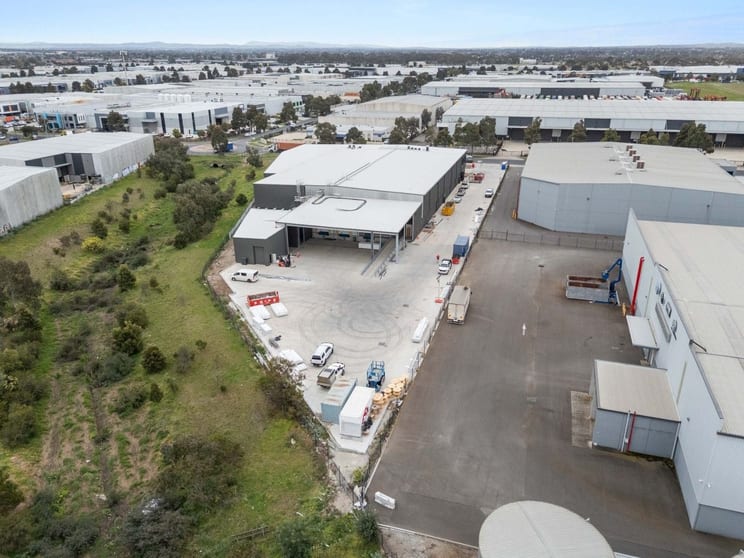 Click to view all images 128 Paramount Boulevard Derrimut VIC 3026 - Image 4