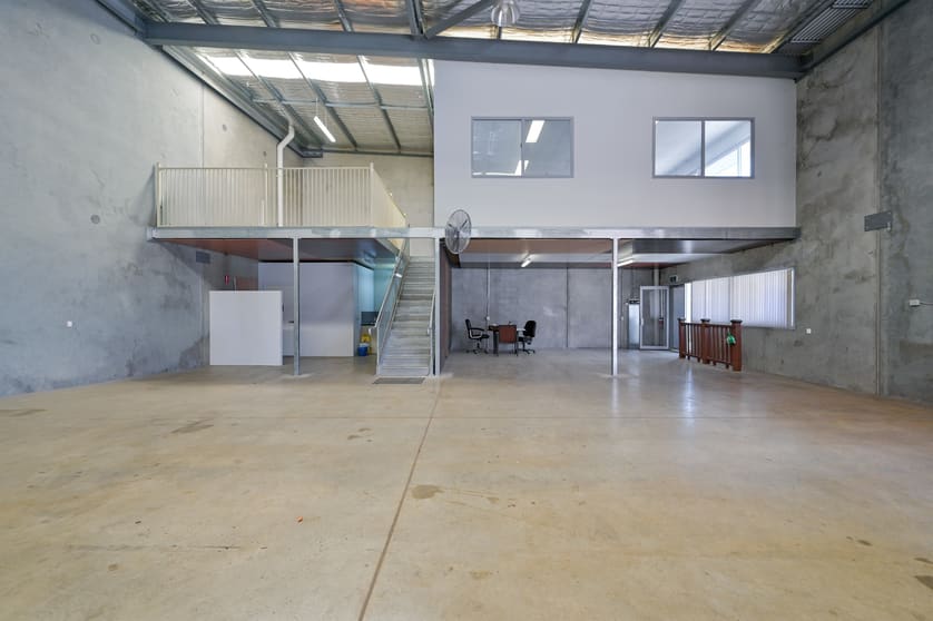 Click to view all images 2/14 Merino Entrance Cockburn Central WA 6164 - Image 3
