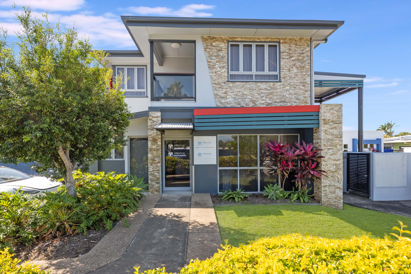 Click to view all images 2/179-181 Ross River Road Mundingburra QLD 4812 - Image 1