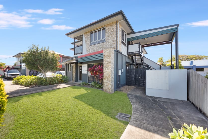Click to view all images 2/179-181 Ross River Road Mundingburra QLD 4812 - Image 2