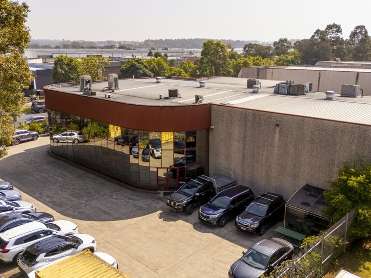 Click to view all images 2 Blackmore Road Smeaton Grange NSW 2567 - Image 1