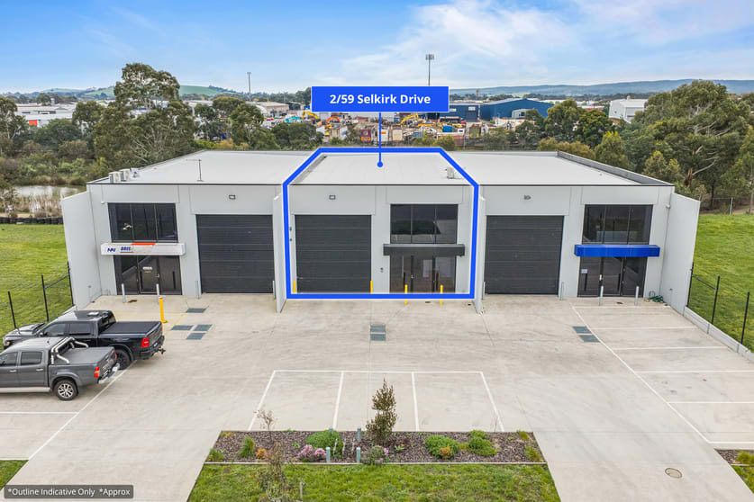 Click to view all images 2/59 Selkirk Drive Wendouree VIC 3355 - Image 1