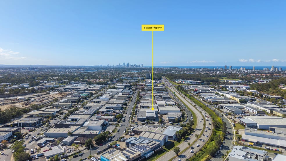 Click to view all images 2/20 Hutchinson Street Burleigh Heads QLD 4220 - Image 1