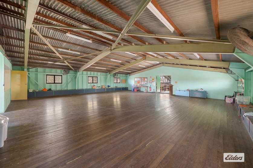 Click to view all images 21 Yaralla Street Barney Point QLD 4680 - Image 3