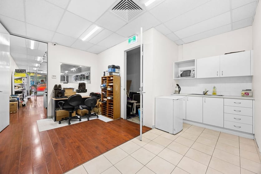 Click to view all images 1/572-574 Military Road Mosman NSW 2088 - Image 3