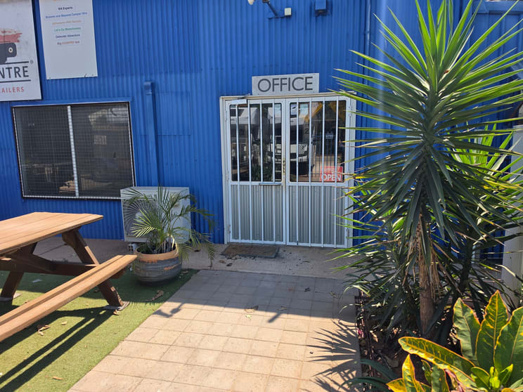 Click to view all images 4 Pembroke Road Broome WA 6725 - Image 2