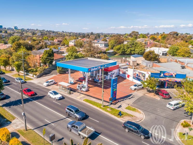 Click to view all images 604 Elgar Road Box Hill VIC 3128 - Image 3