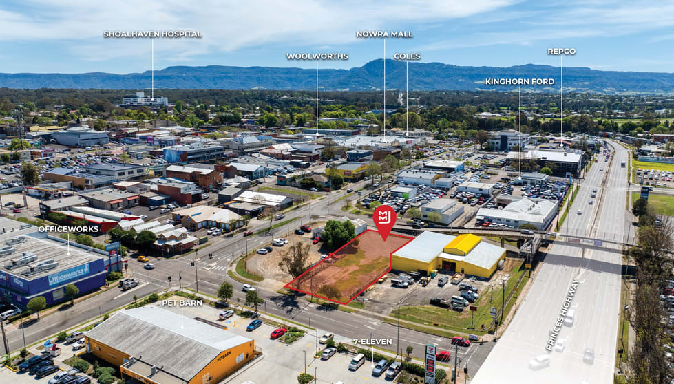 Click to view all images 6 Jane Street Nowra NSW 2541 - Image 2