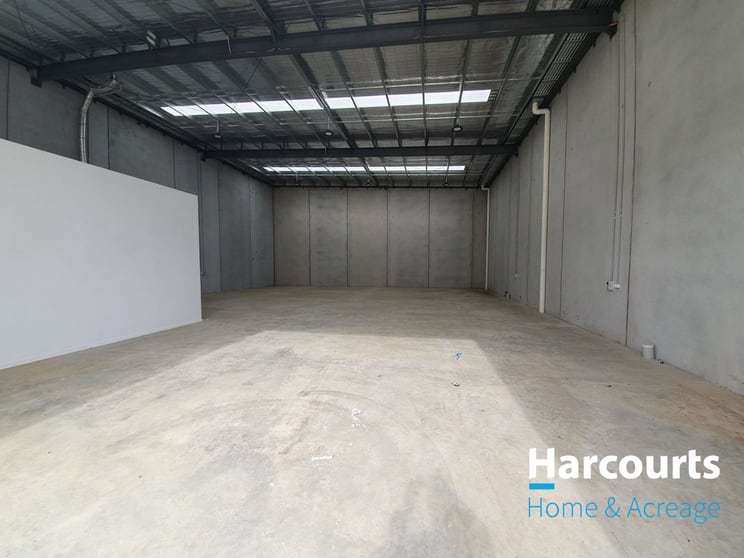 Click to view all images 4/17 Furlong Street Cranbourne West VIC 3977 - Image 3