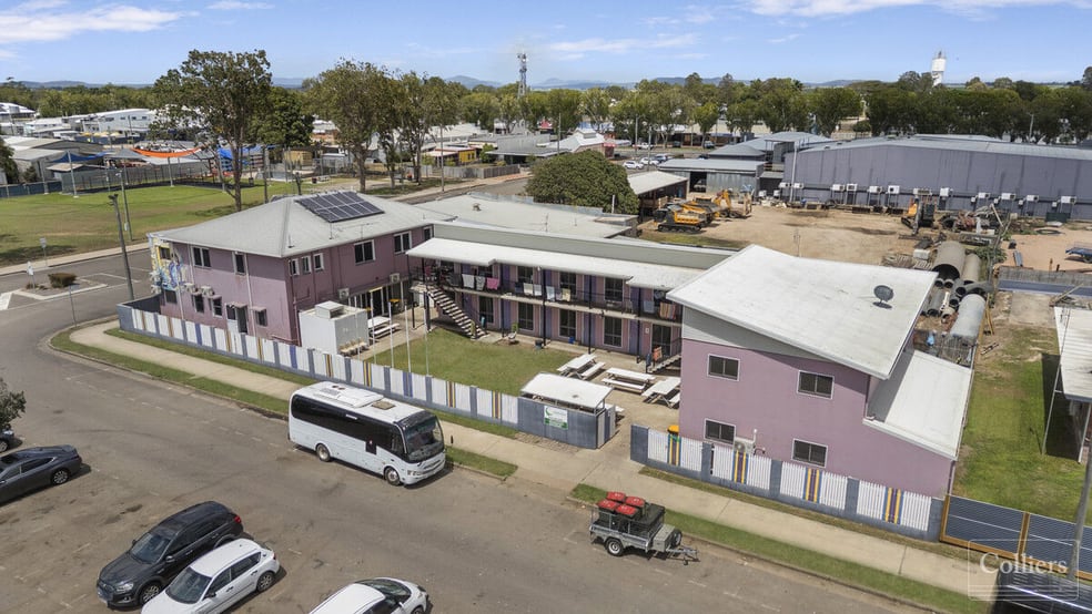 Click to view all images 30 Ninth Street Home Hill QLD 4806 - Image 2