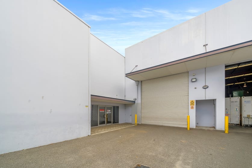 Click to view all images Unit 2/65-67 Catalano Circuit Canning Vale WA 6155 - Image 3