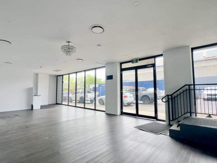 Click to view all images Unit 4/46-48 President Avenue Caringbah NSW 2229 - Image 4