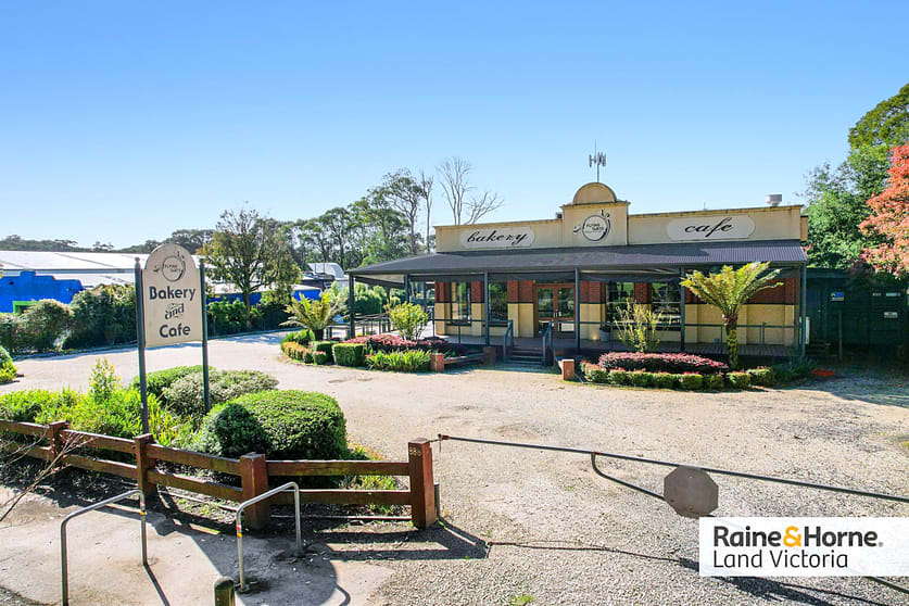 Click to view all images 888 Whittlesea-Kinglake Road Kinglake West VIC 3757 - Image 2