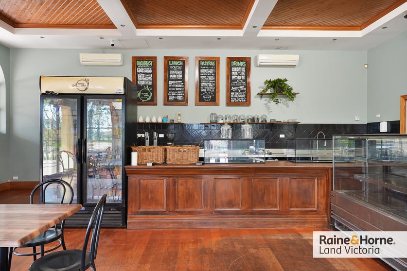 Click to view all images 888 Whittlesea-Kinglake Road Kinglake West VIC 3757 - Image 3