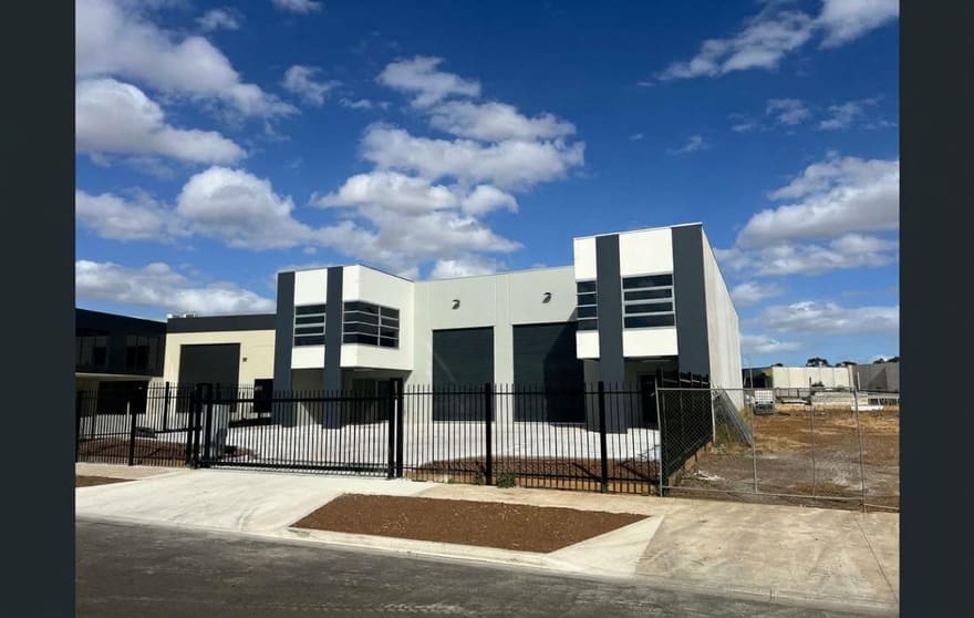 1/71 Collins Road Melton VIC 3337 - Image 3