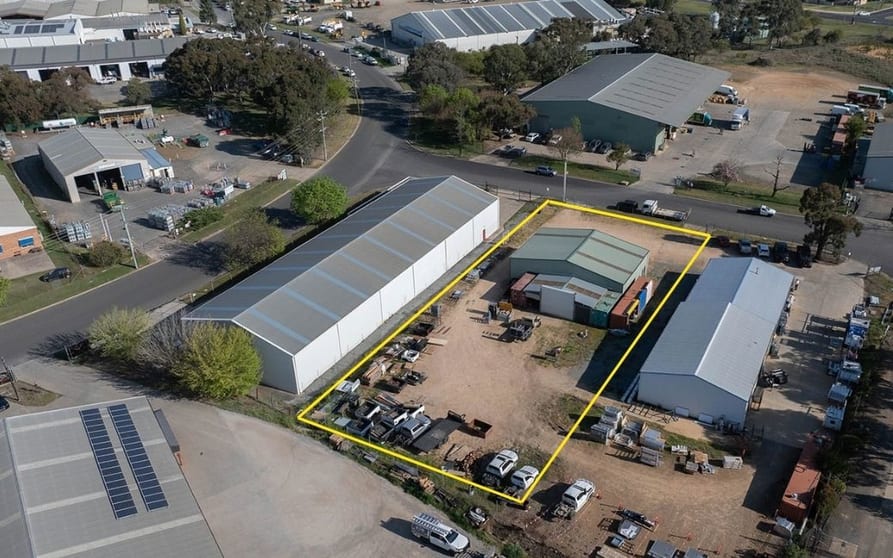 Click to view all images 4 Hawthorn Place Orange NSW 2800 - Image 2