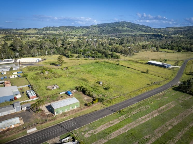 Click to view all images 20 Kleinhans Court Lowood QLD 4311 - Image 3