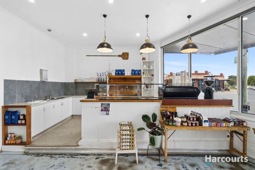 Click to view all images 18 Milton Street Bell Park VIC 3215 - Image 3