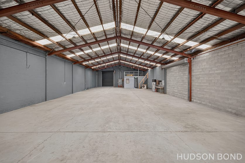 Click to view all images 5 Crissane Road Heidelberg West VIC 3081 - Image 3