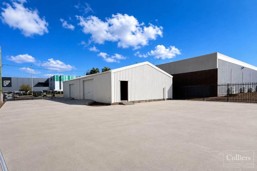 Click to view all images 50 Kings Road Hyde Park QLD 4812 - Image 3