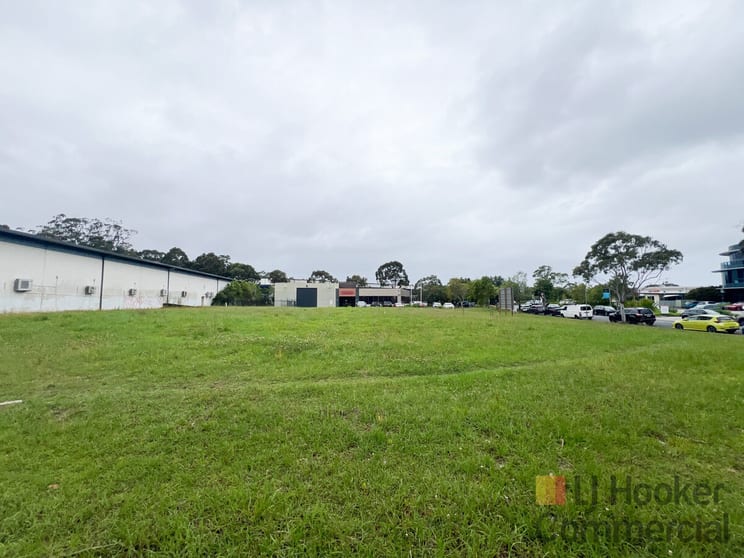 Click to view all images 2 Pioneer Avenue Tuggerah NSW 2259 - Image 1