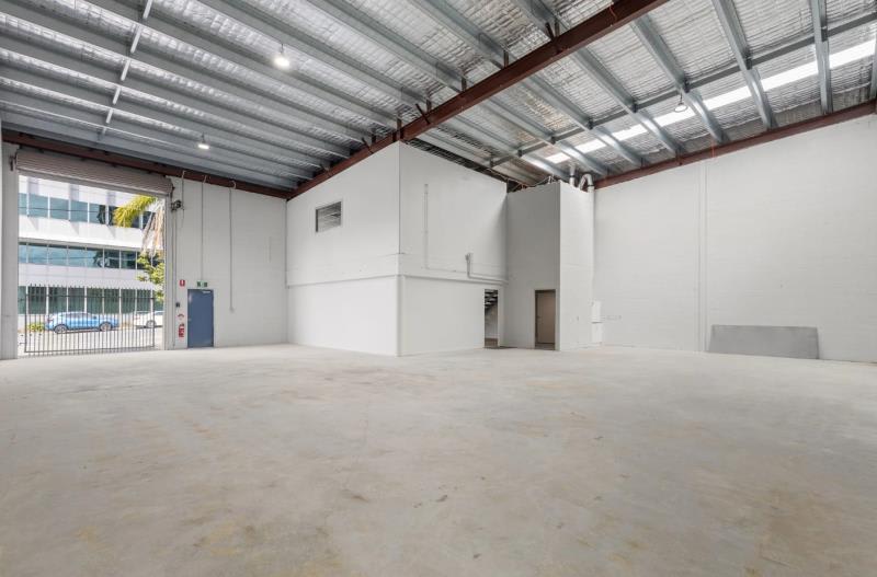 Click to view all images 2/170 Montague Road South Brisbane QLD 4101 - Image 3