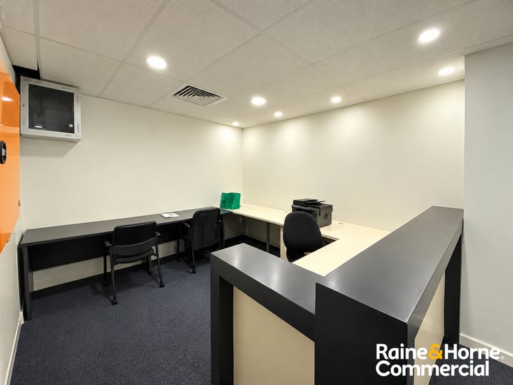 Click to view all images Suite 3/1A Barber Avenue Kingswood NSW 2747 - Image 3