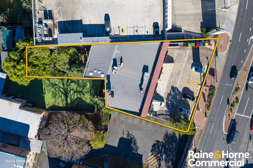Click to view all images 214 Waterworks Road Ashgrove QLD 4060 - Image 3