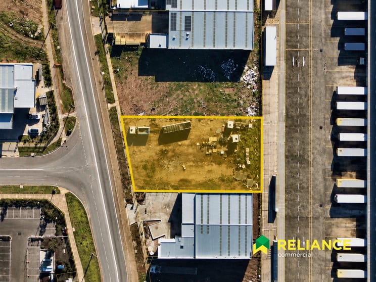 Click to view all images 19 Amherst Drive Truganina VIC 3029 - Image 3