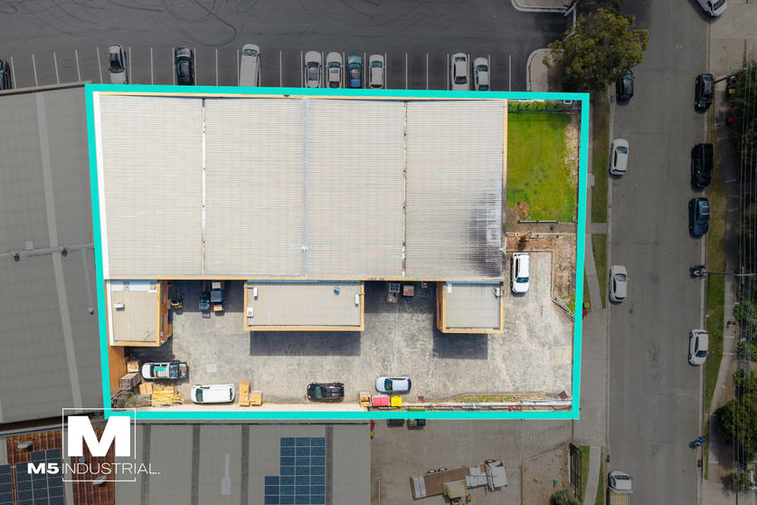 Click to view all images 10 Garema Circuit Kingsgrove NSW 2208 - Image 2