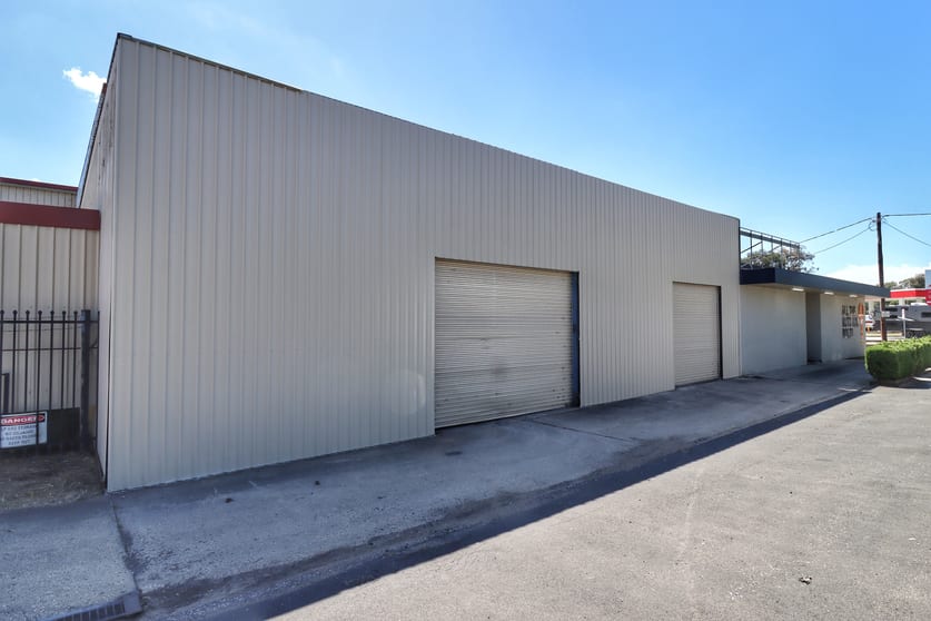 Click to view all images 1-9 Young Road Cowra NSW 2794 - Image 3