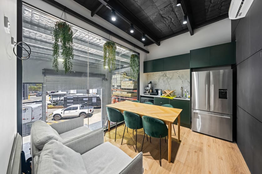 Click to view all images 15/9 Lahey Close Sherwood QLD 4075 - Image 2