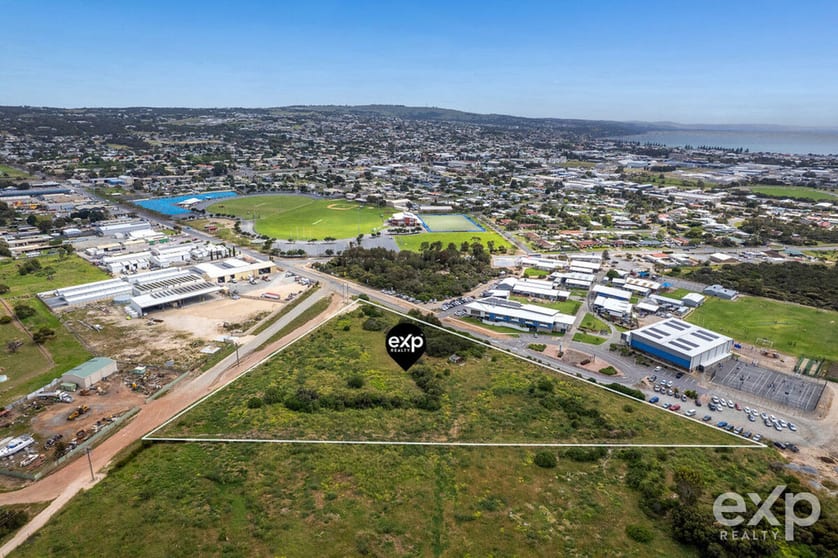 Click to view all images 64 Windsor Avenue Port Lincoln SA 5606 - Image 2