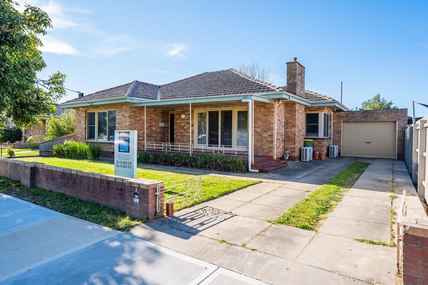 Click to view all images 2 Nilmar Avenue Wodonga VIC 3690 - Image 1